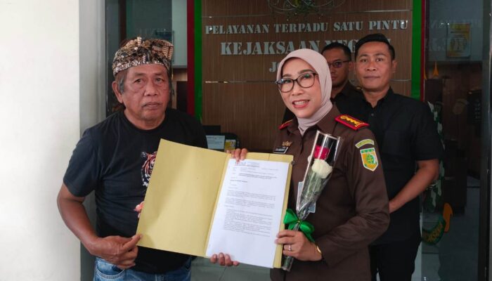 LSM di Jombang Kirim 3 Laporan ke Kejaksaan pada Peringatan Hakordia 2025