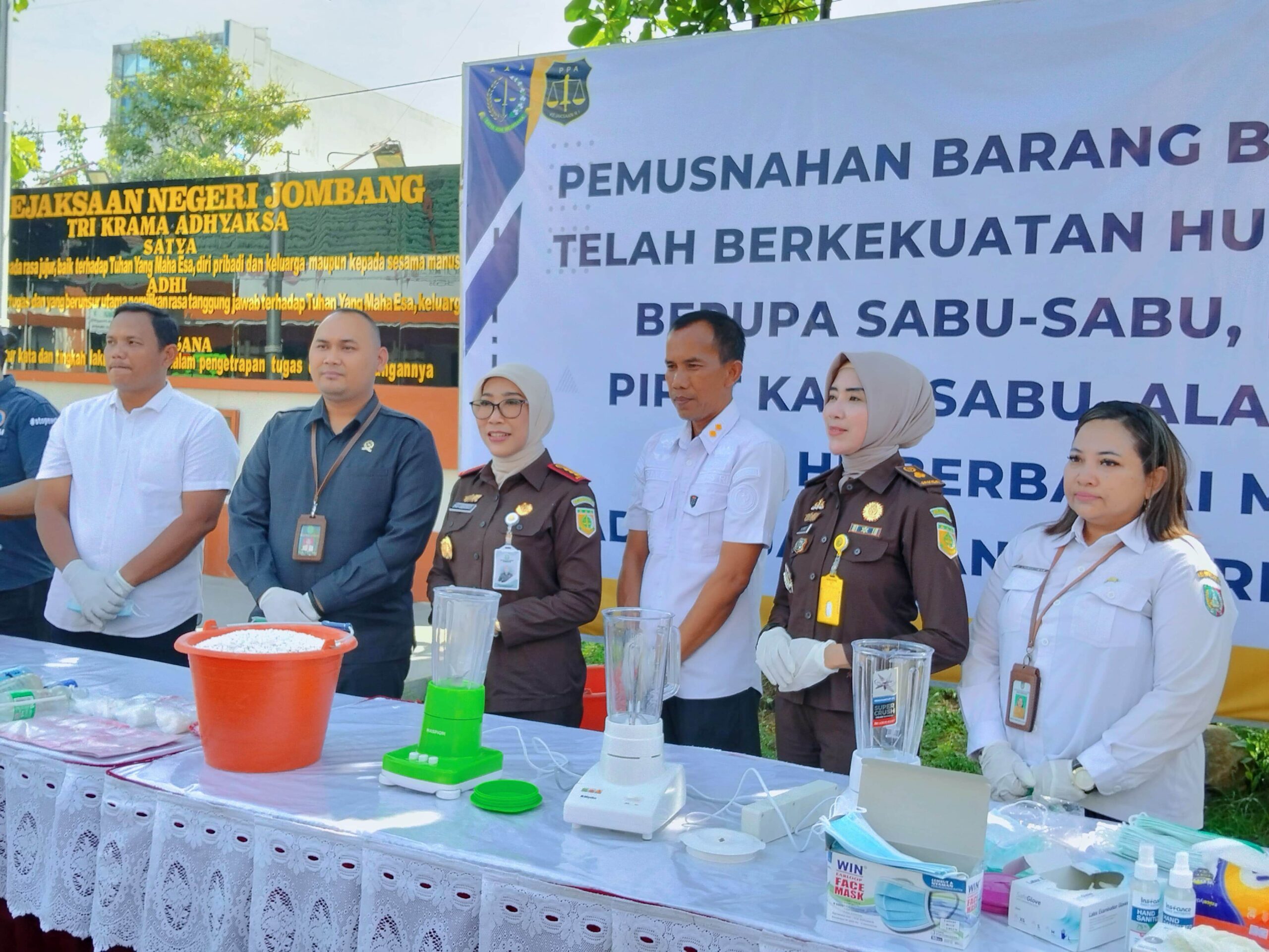 Kejari Jombang Musnahkan 54 Ribu Pil Koplo dan Sabu-Sabu