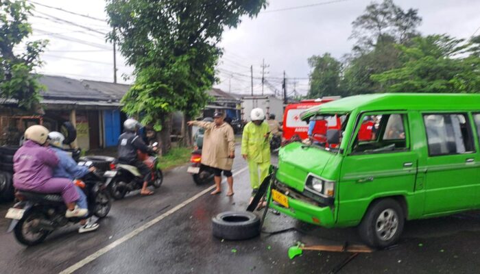 L300 Oleng dan Tabrak Truk di Pakisaji, Satu Orang Meninggal Dunia