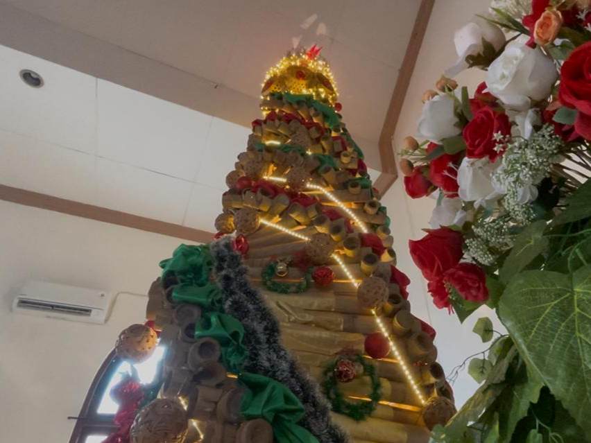 Natal 2025 di GKJW Jombang, Pohon Natal Bambu 6 Meter Siap Sambut Jemaat