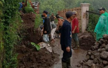 Hujan Deras Sebabkan Sejumlah Plengsengan dan Tembok Dapur Roboh di Poncokusumo Malang
