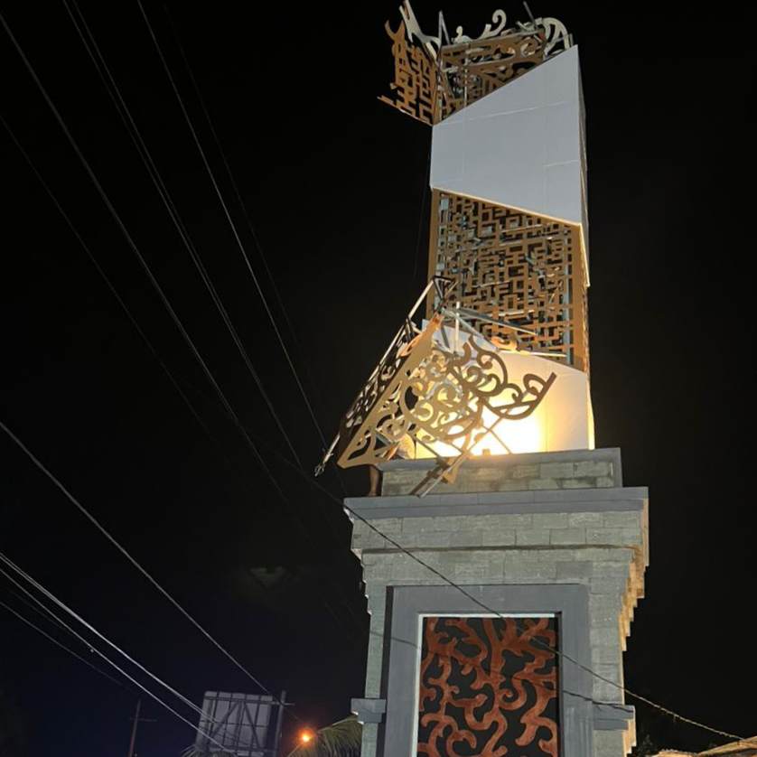 Aplikator Besi Proyek Tugu Batas Jombang Sebut, Struktur Atas Bangunan Tak Pakai WF