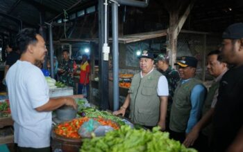 Bupati Jombang Pastikan Harga Sembako Masih Normal, Usai Sidak Ke Pasar Tradisional jelang Nataru