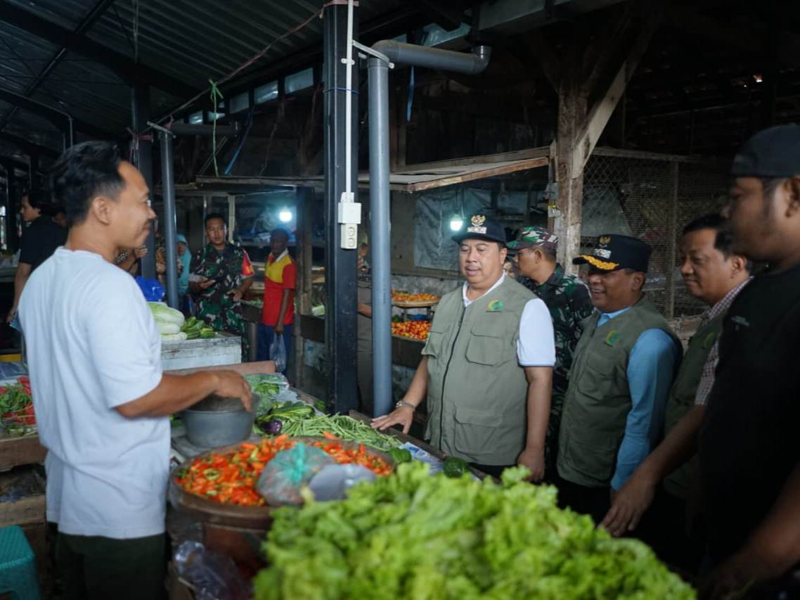 Bupati Jombang Pastikan Harga Sembako Masih Normal, Usai Sidak Ke Pasar Tradisional jelang Nataru