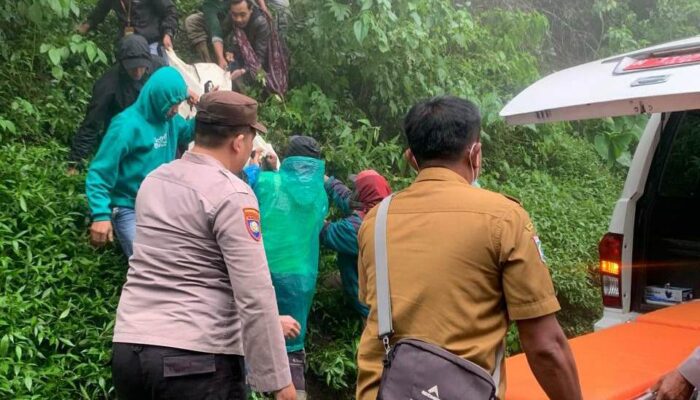 Fortuner yang Dikemudikan Polisi Berpangkat Kombes Pol Terjun ke Jurang Bromo, Dua Penumpang Tewas
