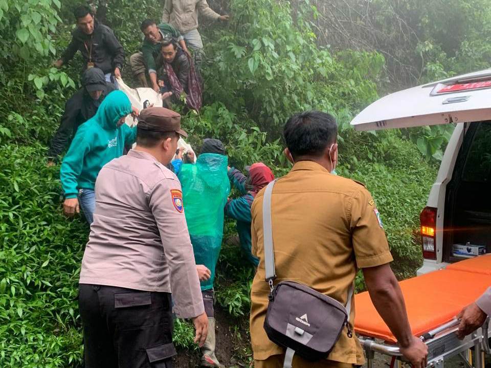 Fortuner yang Dikemudikan Polisi Berpangkat Kombes Pol Terjun ke Jurang Bromo, Dua Penumpang Tewas