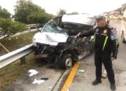 Diduga Sopir Kecapean, Mobil Pickup Mengalami Kecelakaan Ganda di Tol Jombang