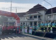 Peringatan Hari Kesehatan Nasional (HKN) ke-61 Tahun 2025 di Kota Malang mencapai puncaknya melalui gelaran Event Fun Walk 2025 yang dipusatkan di Area Balaikota Malang, Minggu pagi. Kegiatan ini diikuti ribuan peserta dari berbagai unsur masyarakat dan tenaga kesehatan.