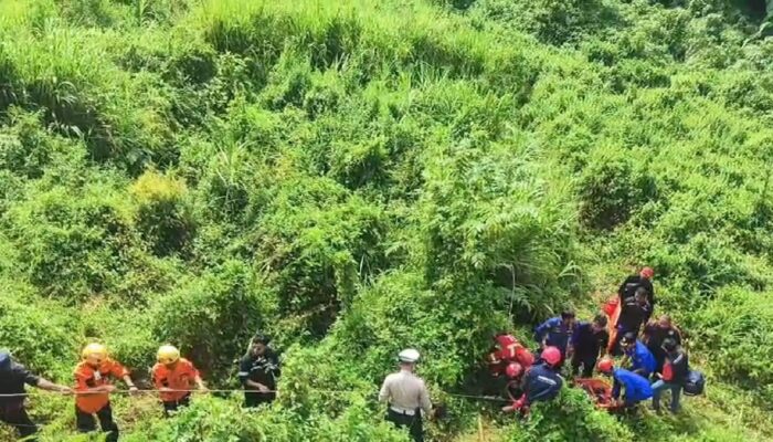 Polisi Beberkan Kronologi Pengendara Terjun ke Jurang Jembatan Tunggulmas