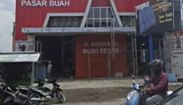 Pedagang Masih Berjualan di Bahu Jalan, Meski Revitalisasi Pasar Ploso Jombang Telah Rampung