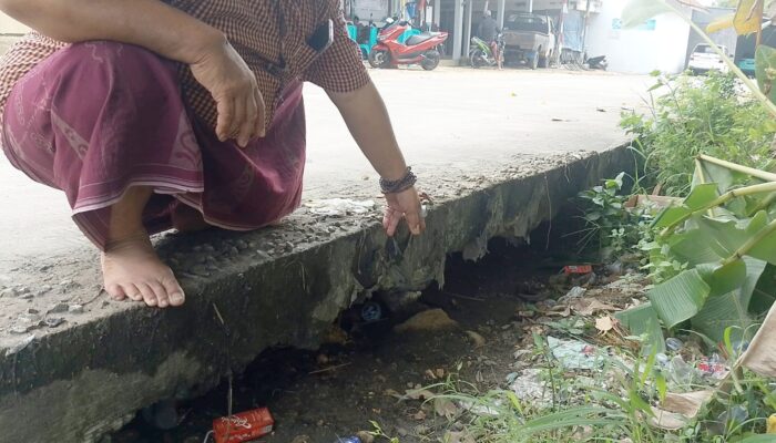 Khawatir Ambruk, Warga Tobai Timur Minta Dinas PUPR Tinjau Jalan Beton yang Berongga karena Tergerus Air dari Bawah