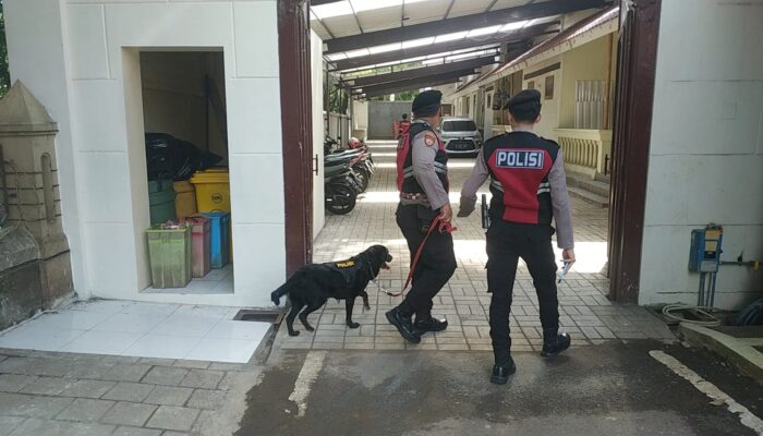 Sterilisasi Gereja Jelang Natal 2025, Polresta Malang Kota Pastikan Ibadah Aman dan Kondusif