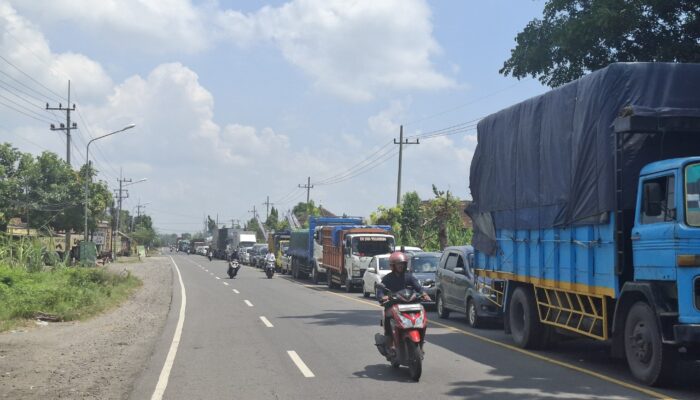 Jalur Arteri Bandarkedungmulyo Jombang Padat hingga 2 Kilometer, pada Momen Libur Nataru