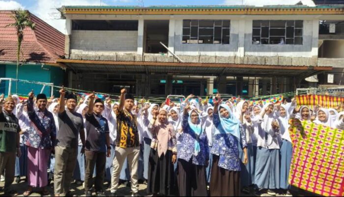 Libur Natal Jadi Momentum Produktif, Ratusan Siswa MA An-Nur Malang Ditempa Jiwa Wirausaha Lewat Batik Shibori