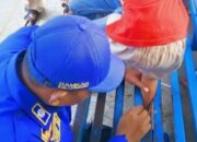 Tak Butuh Waktu Lama, Petugas Damkar Jombang Tangani Kaki Anak Terjepit Teralis Bangku