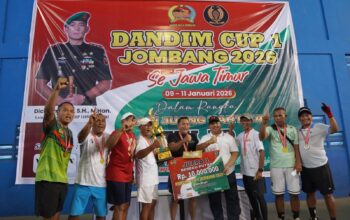 Kontingen Baveti Kota Malang berhasil keluar sebagai juara Turnamen Tenis Lapangan Dandim Cup I Tahun 2026 yang digelar oleh Kodim 0814/Jombang, Jawa Timur.