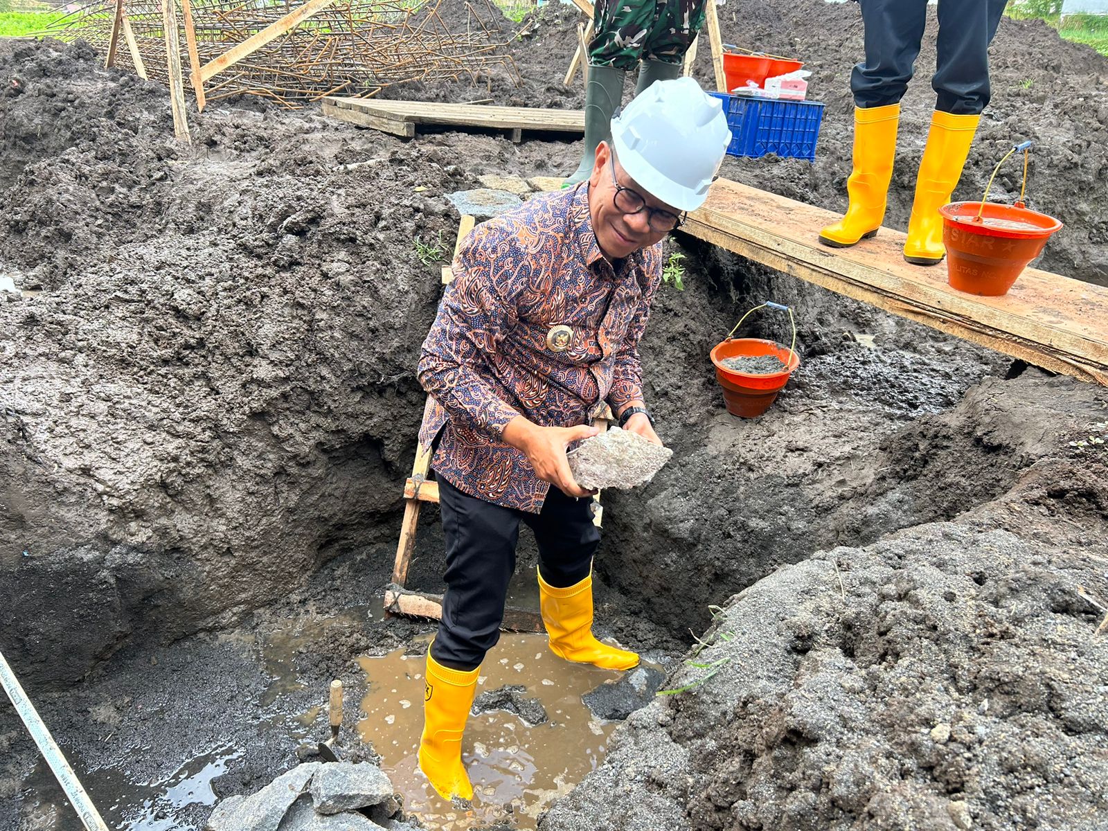 Peletakan Batu Pertama Gerai KDMP Sumberejo, Cak Nur Tekankan Tata Kelola Profesional se-Kota Batu