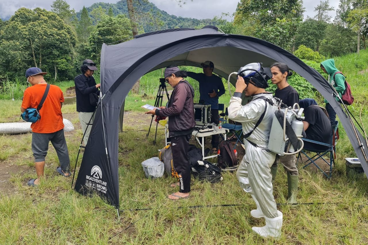 Video musik lokal "Mikro Plastik" usung pesan edukasi lingkungan dari band reggae Tropical Forest yang dijadwalkan rilis pada Sabtu, 24 Januari 2026, dapat dukungan penuh dari Kementerian Ekonomi Kreatif (Ekraf).