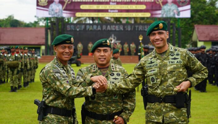 Pangdivif 2 Kostrad Pimpin Sertijab Danbrigif 18/Trisula