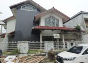 Aset milik Pemkot Batu berupa rumah dinas di Jalan Cibubur Indah II, Kecamatan Ciracas, Jakarta Timur akhirnya resmi dilelang. Properti tersebut kini ditawarkan ke publik melalui mekanisme lelang terbuka setelah dinilai tidak lagi produktif dan membebani anggaran daerah.