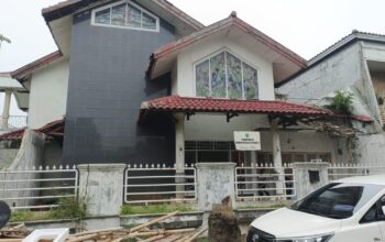 Aset milik Pemkot Batu berupa rumah dinas di Jalan Cibubur Indah II, Kecamatan Ciracas, Jakarta Timur akhirnya resmi dilelang. Properti tersebut kini ditawarkan ke publik melalui mekanisme lelang terbuka setelah dinilai tidak lagi produktif dan membebani anggaran daerah.