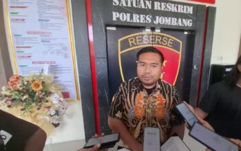 Satuan Reserse Kriminal (Satreskrim) Polres Jombang, Jawa Timur menegaskan proses penegakan hukum kasus dugaan penganiayaan terhadap Kepala Satuan Polisi Pamong Praja (Satpol PP) Kabupaten Jombang masih terus berjalan.