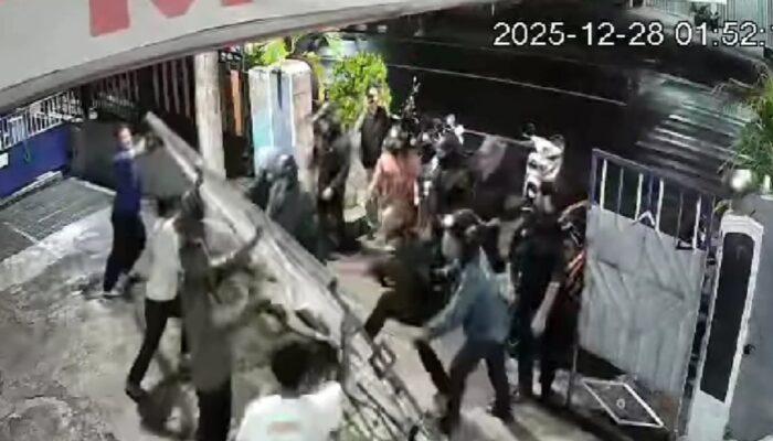 Kericuhan SMK Turen Terekam CCTV, Pagar Dijebol dan Dua Satpam Terluka