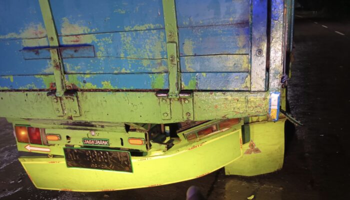 Kecelakaan Maut di Jombang, Emak-emak Tewas Usai Tabrak Truk Parkir