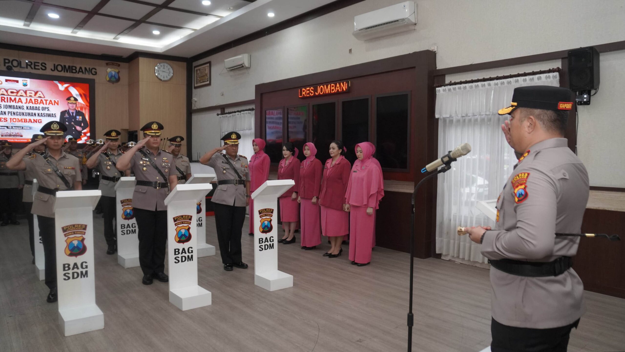 Rotasi Jabatan, Kasat Lantas hingga Wakapolres Jombang Bergeser