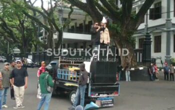 Soroti Tempat Hiburan Malam “The Soul”, Puluhan Massa Gelar Aksi di Balai Kota Malang