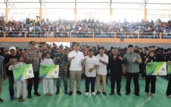 Sebanyak 1.235 atlet pencak silat tingkat pelajar dari jenjang TK, SD, SMP hingga SMA se-Kabupaten Jombang, Jawa Timur, memadati GOR Merdeka Jombang dalam gelaran Jombang Pencak Silat Championship II Piala Bupati Jombang 2026.