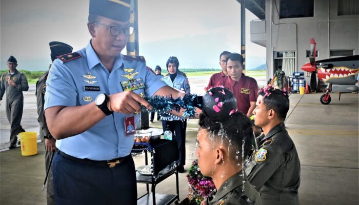 Dua Penerbang Skadron Udara 21 Lulus Terbang Solo Super Tucano