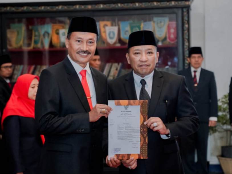 Bupati Sampang Lantik H. Nor Alam, Sebagai Kepala Dinas Pendidikan