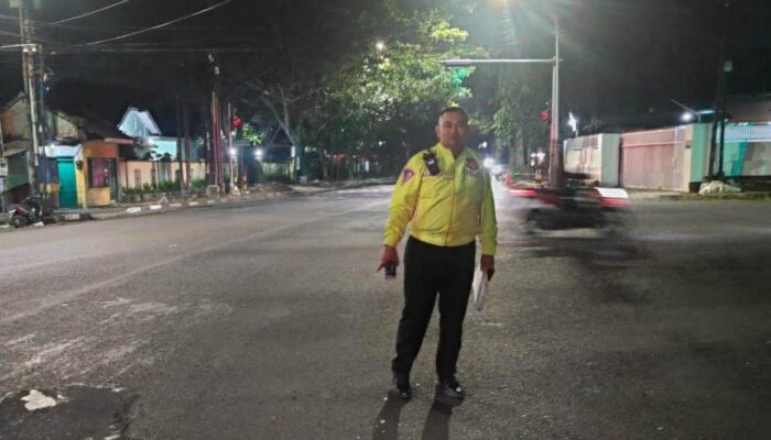 Panther Tabrak Motor di Simpang Empat Urip Sumoharjo Malang, Satu Pengendara Luka Ringan