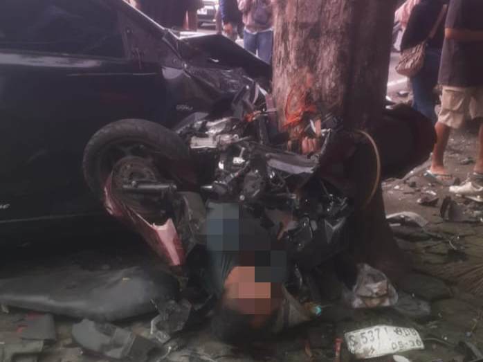 Mobil Avanza Seruduk Enam Motor di Jombang, Satu Orang Meninggal Dunia