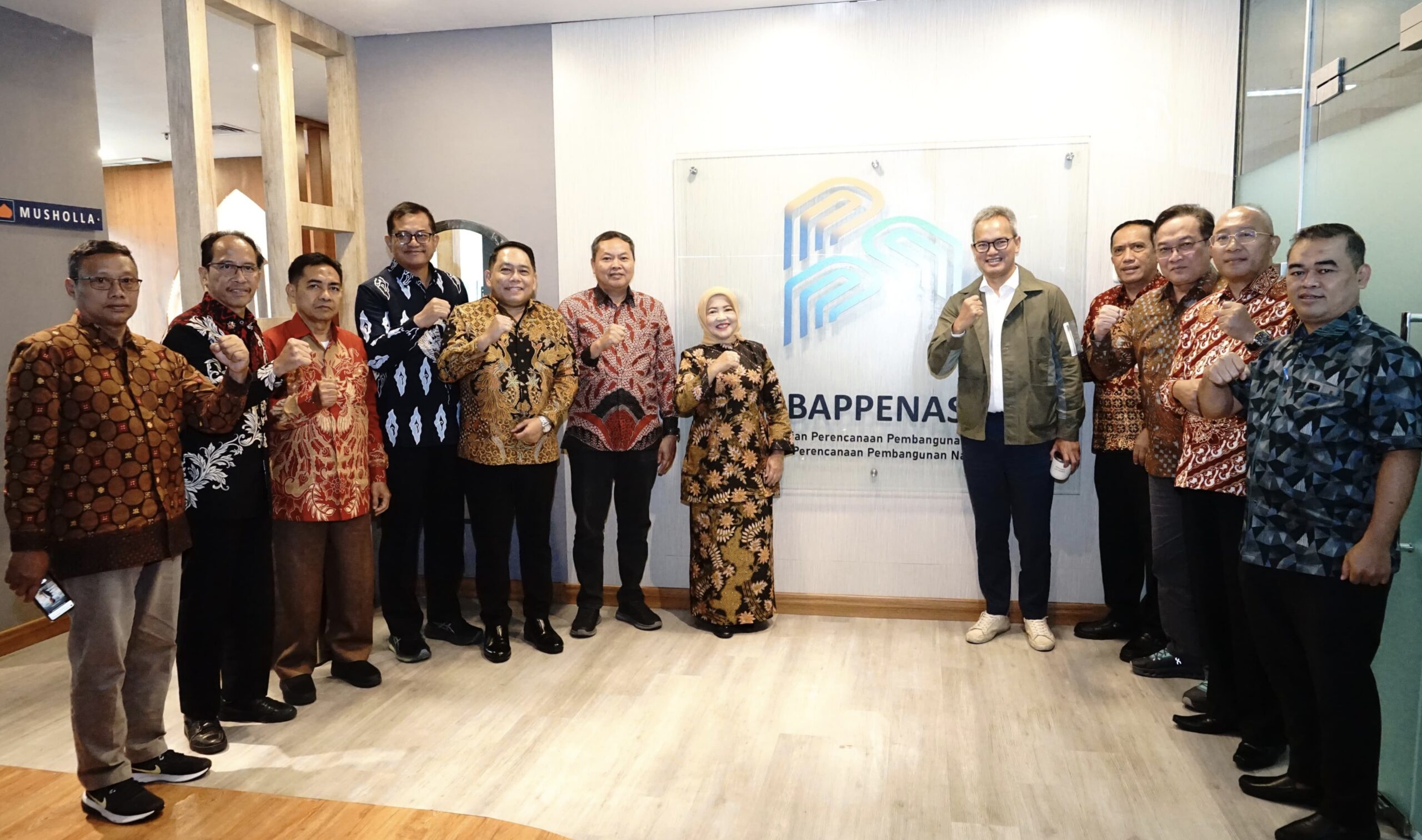 Wakil Bupati Malang, Hj. Lathifah Shohib, melakukan audiensi finalisasi program strategis nasional bersama Kementerian Perencanaan Pembangunan Nasional (PPN)/Bappenas di Menara Bappenas, Jakarta. Audiensi ini menjadi langkah konkret Pemerintah Kabupaten Malang dalam memperkuat sinergi pembangunan dengan pemerintah pusat.