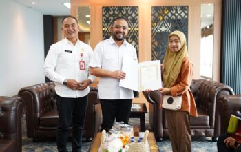 Mas Heli Tegas Bela Pekerja, Lima Ijazah yang Ditahan Akhirnya Dikembalikan