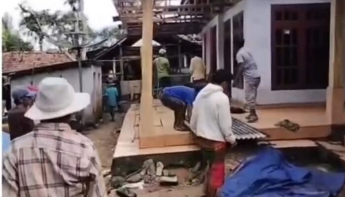Belasan Rumah Rusak Akibat Tanah Bergerak di Pamekasan Madura