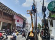 Pemerintah Kabupaten (Pemkab) Jombang, Jawa Timur melalui Dinas Pekerjaan Umum dan Penataan Ruang (PUPR) menegaskan penertiban tiang fiber optik (FO) di wilayah perkotaan Jombang masih terus berlanjut pada 2026.
