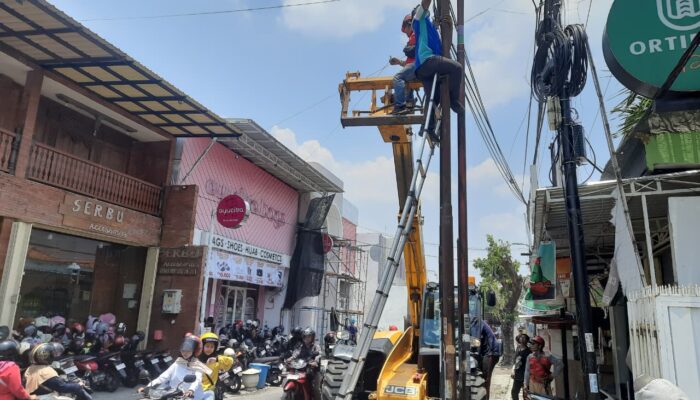 Pemkab Jombang Percepat Penataan Tiang Fiber Optik Demi Keselamatan dan Estetika