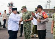 Jabatan Erat Presiden Prabowo dan Danlanud Abd Saleh Tegaskan Soliditas TNI di Kunjungan Kenegaraan Malang