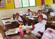Pelajar di wilayah pinggiran Kabupaten Jombang, Jawa Timur, tepatnya di SDN Panglungan 1, Kecamatan Wonosalam, akhirnya merasakan manfaat Program Makan Bergizi Gratis (MBG) yang digulirkan pemerintah pusat.