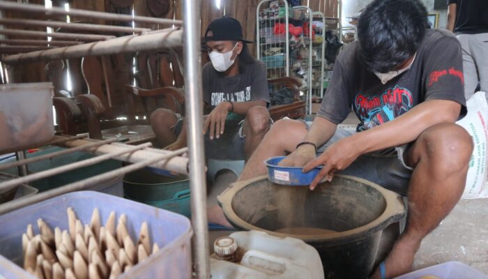 Berkah Imlek 2026, Perajin Dupa Jombang Ekspor ke Afrika dan Kanada