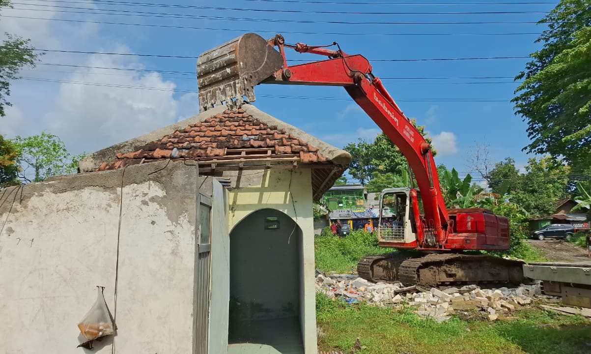 Pemerintah Kabupaten (Pemkab) Jombang, Jawa Timur mulai merealisasikan rencana pembangunan Ruang Terbuka Hijau (RTH) di Kecamatan Kabuh, Jombang.
