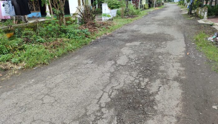 Warga Soroti Proyek Jalan di Jombang, Papan Terpasang Tiga Hari Tanpa Aktivitas