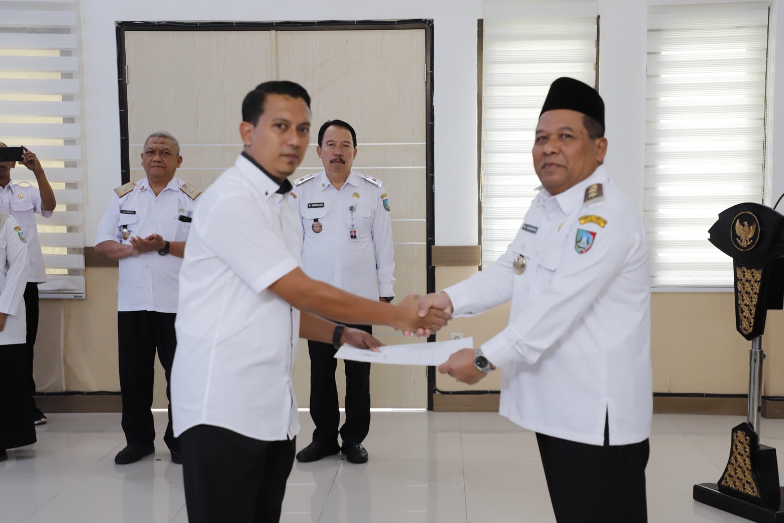 Pemkab Jombang Lantik Direktur Baru Perumda Aneka Usaha Seger, Targetkan Lonjakan PAD