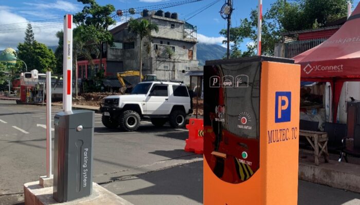Gate Parkir Elektronik Alun-Alun Batu Mandek, Sistem Manual Masih Dominan