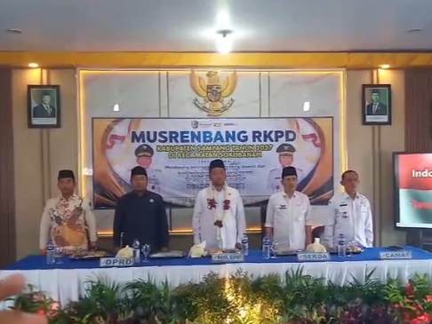 Musrenbangcam Sokobanah Sampang, Wabup Mahfudz Terima Curhatan Masyarakat Tentang Jalan Rusak