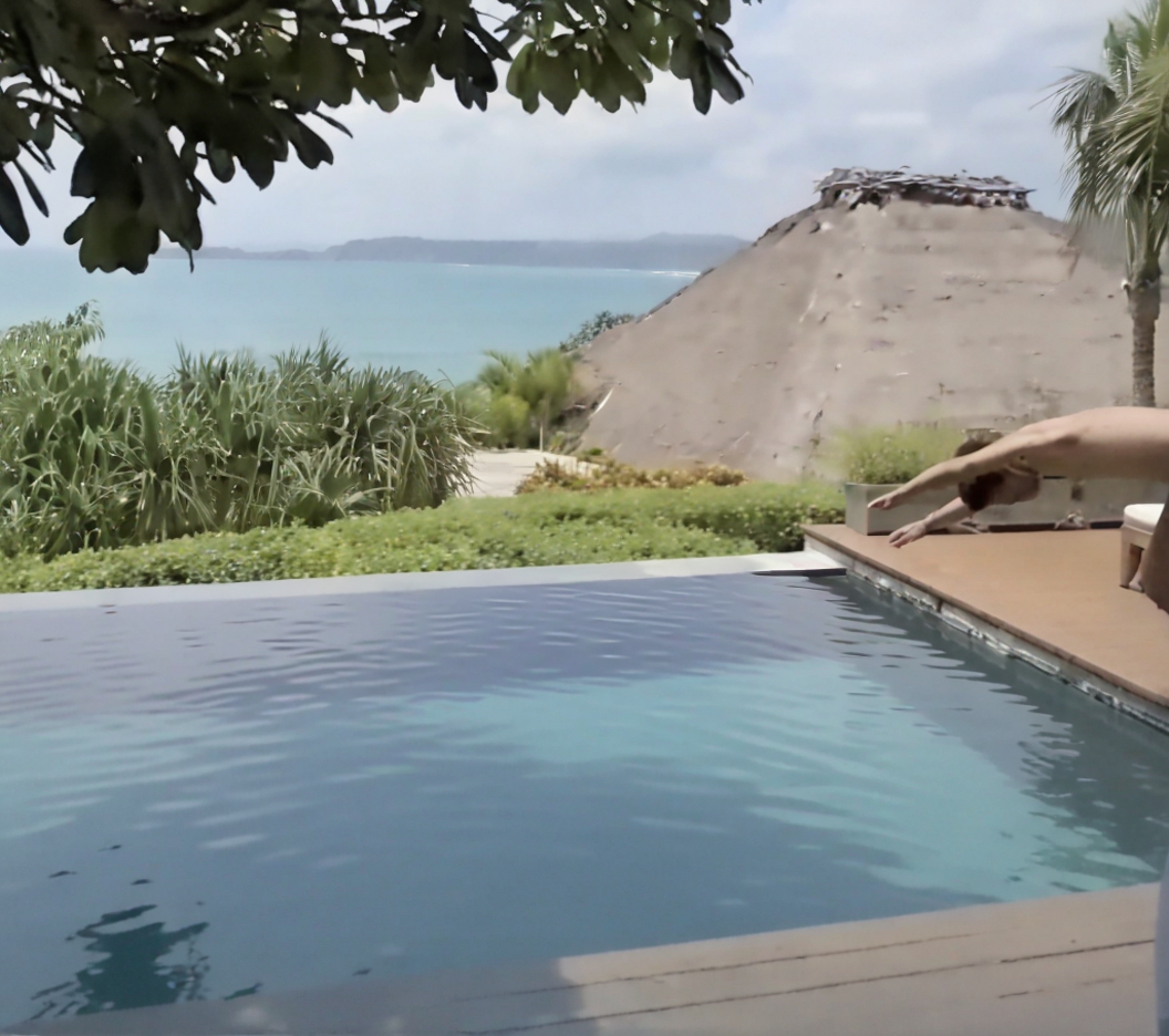 Nama Nihiwatu Resort di Desa Nihiwatu, Kabupaten Sumba Barat, Nusa Tenggara Timur, kembali mencuri perhatian publik. Resort super mewah ini dikenal sebagai salah satu penginapan paling eksklusif di Indonesia, bahkan pernah dinobatkan sebagai hotel terbaik di dunia tahun 2016 oleh majalah ternama asal Amerika Serikat, Travel + Leisure.