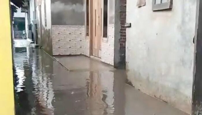 Diguyur Hujan Deras Berjam-jam, Permukiman di Mangliawan Pakis Terendam